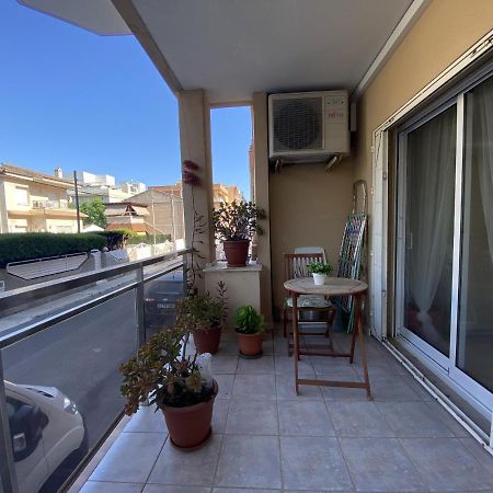 R123 Apartamento En La Planta Baja Con Piscina Cerca De La Playa Calafell Bagian luar foto