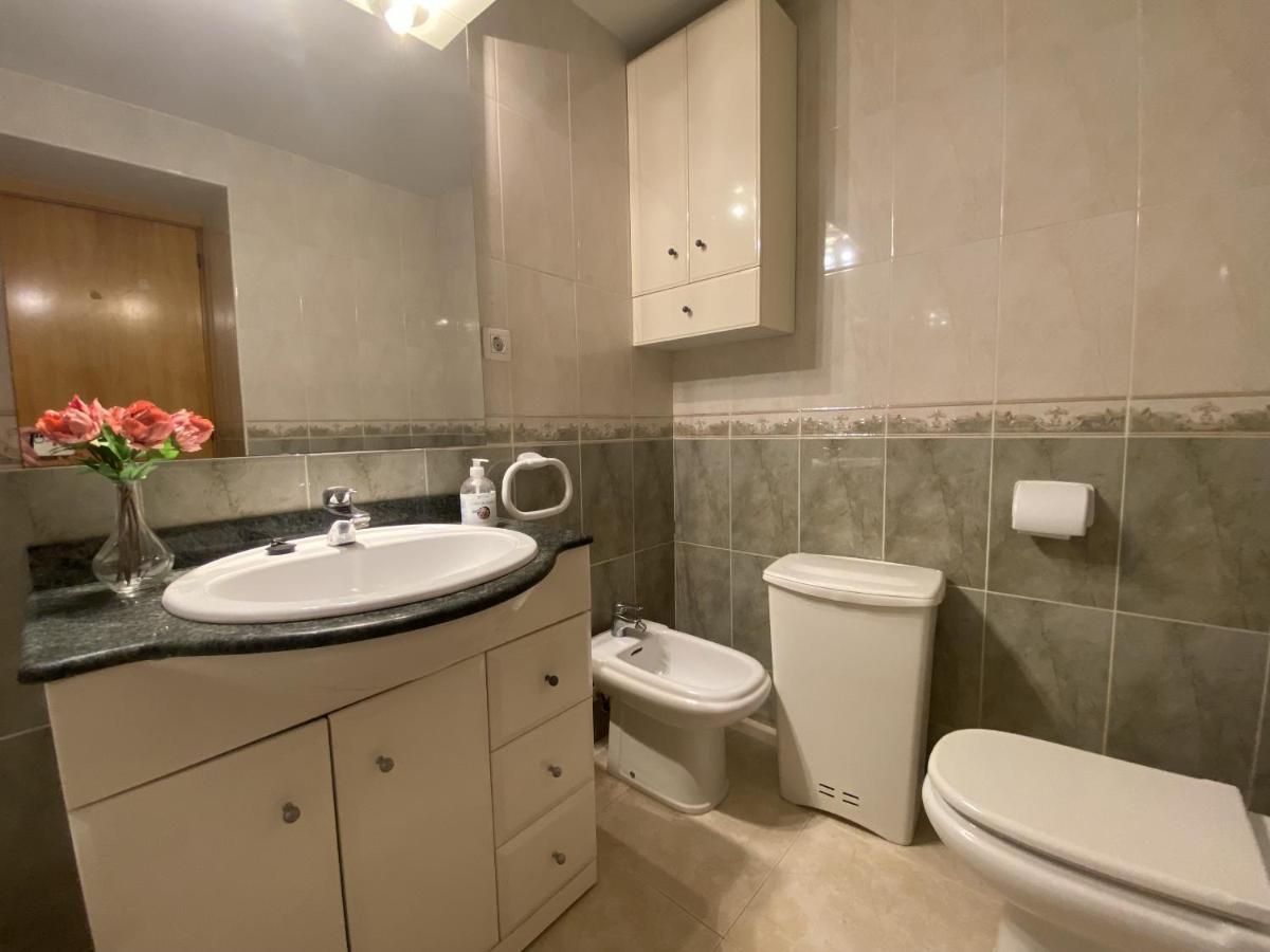R123 Apartamento En La Planta Baja Con Piscina Cerca De La Playa Calafell Bagian luar foto