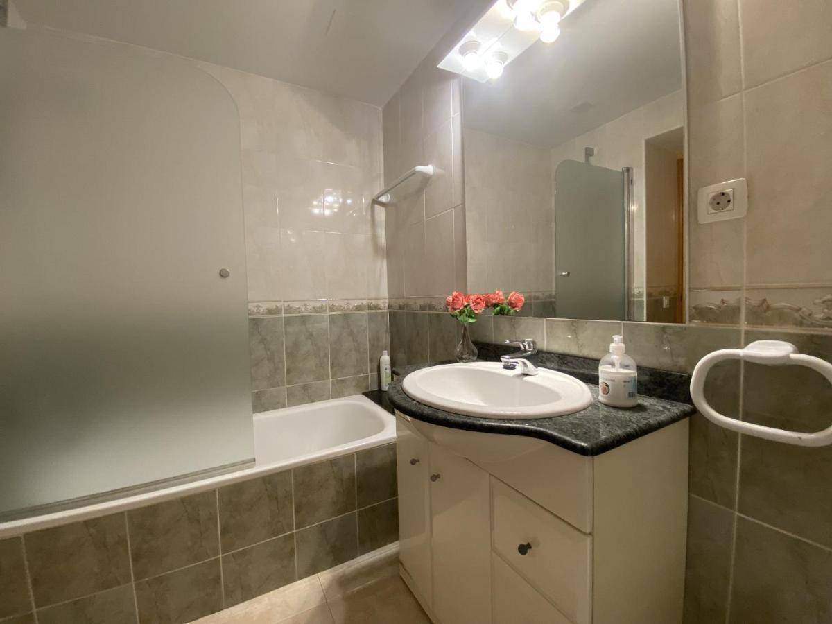 R123 Apartamento En La Planta Baja Con Piscina Cerca De La Playa Calafell Bagian luar foto