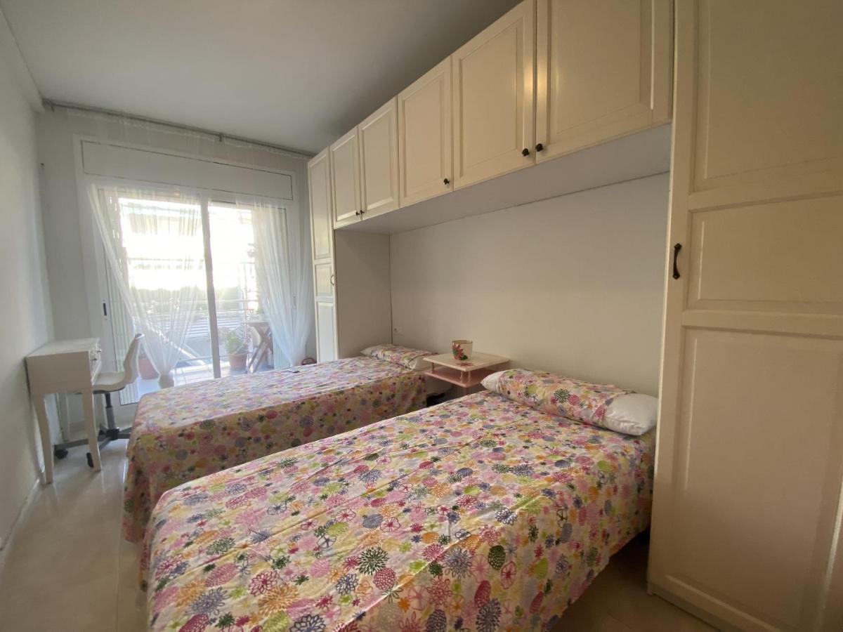 R123 Apartamento En La Planta Baja Con Piscina Cerca De La Playa Calafell Bagian luar foto